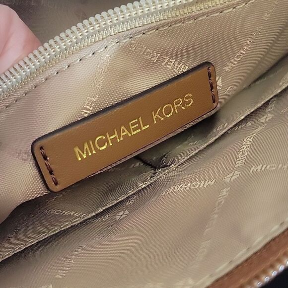 MICHAEL KORS Large Pebble Grained Tote Bag - Picture 11 of 16